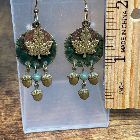 #15 Earrings - Picture 2 of 4